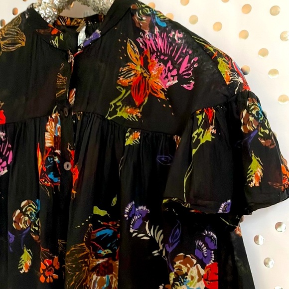 Free People Tops - ♟Free People Sweet Escape Floral Crop Top Size ~ XS ~